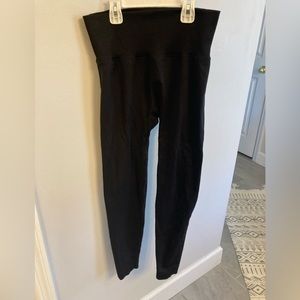 Amazon black full length butt sculpting leggings size medium/large